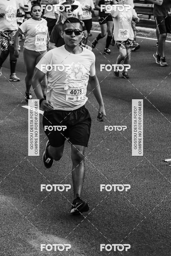 Buy your photos of the eventFotos de Corrida em Preto & Branco on Fotop