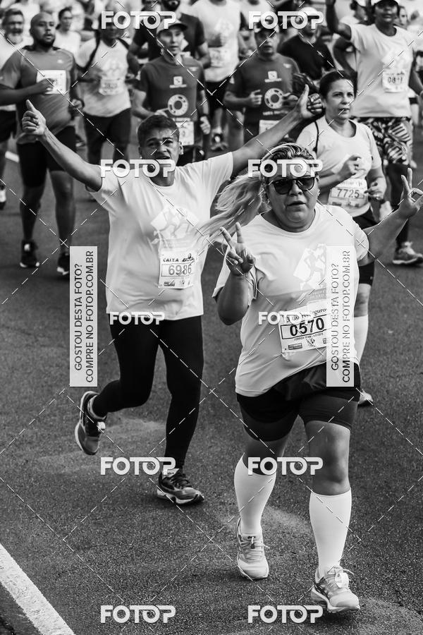 Buy your photos of the eventFotos de Corrida em Preto & Branco on Fotop