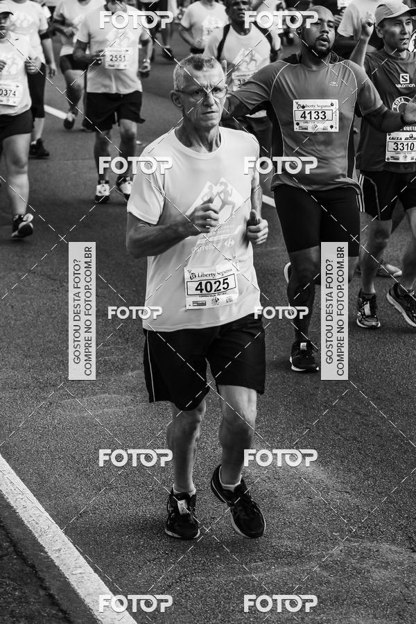 Buy your photos of the eventFotos de Corrida em Preto & Branco on Fotop