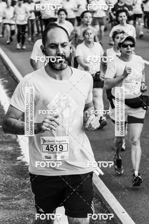 Buy your photos of the eventFotos de Corrida em Preto & Branco on Fotop