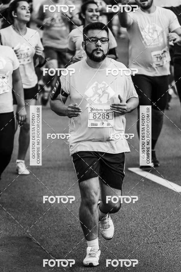 Buy your photos of the eventFotos de Corrida em Preto & Branco on Fotop