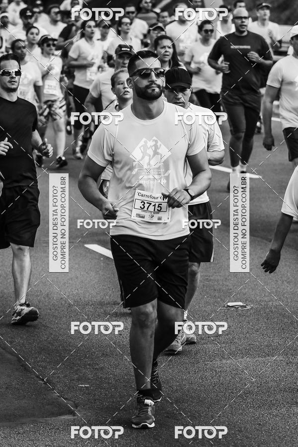 Buy your photos of the eventFotos de Corrida em Preto & Branco on Fotop