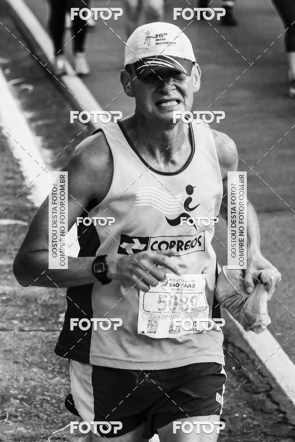 Buy your photos of the eventFotos de Corrida em Preto & Branco on Fotop