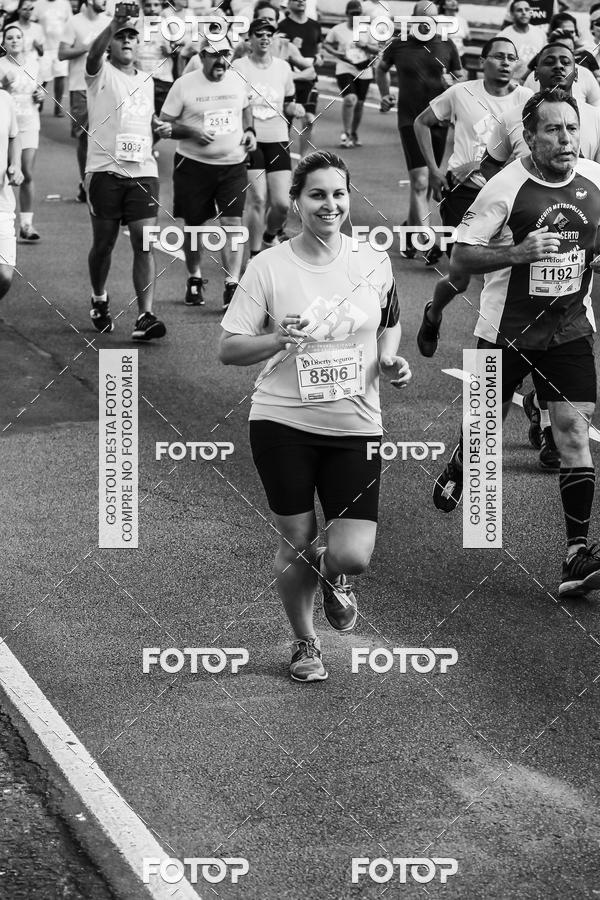 Buy your photos of the eventFotos de Corrida em Preto & Branco on Fotop