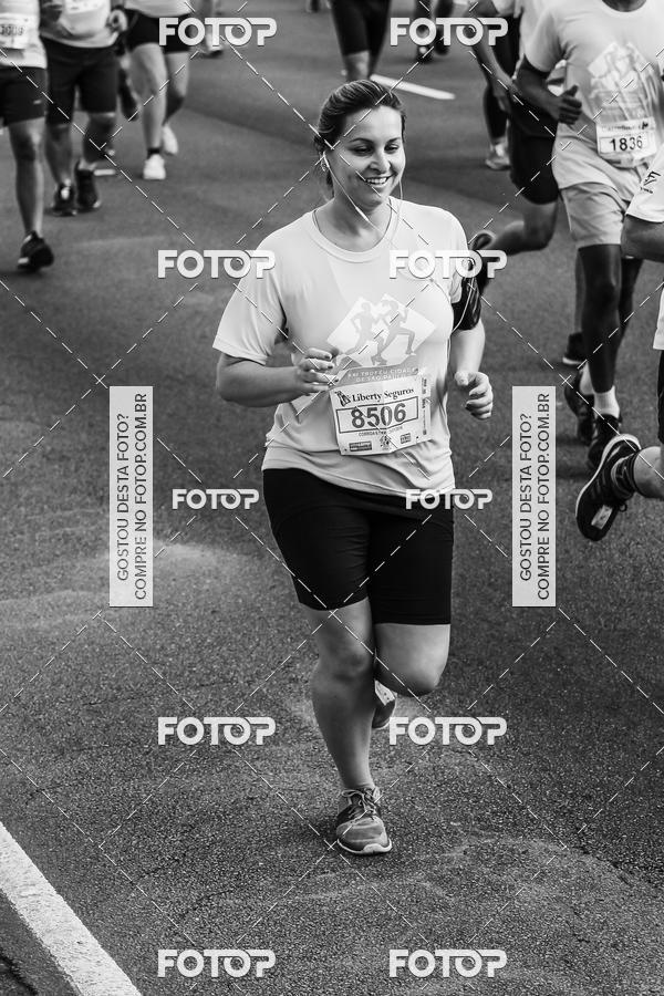 Buy your photos of the eventFotos de Corrida em Preto & Branco on Fotop