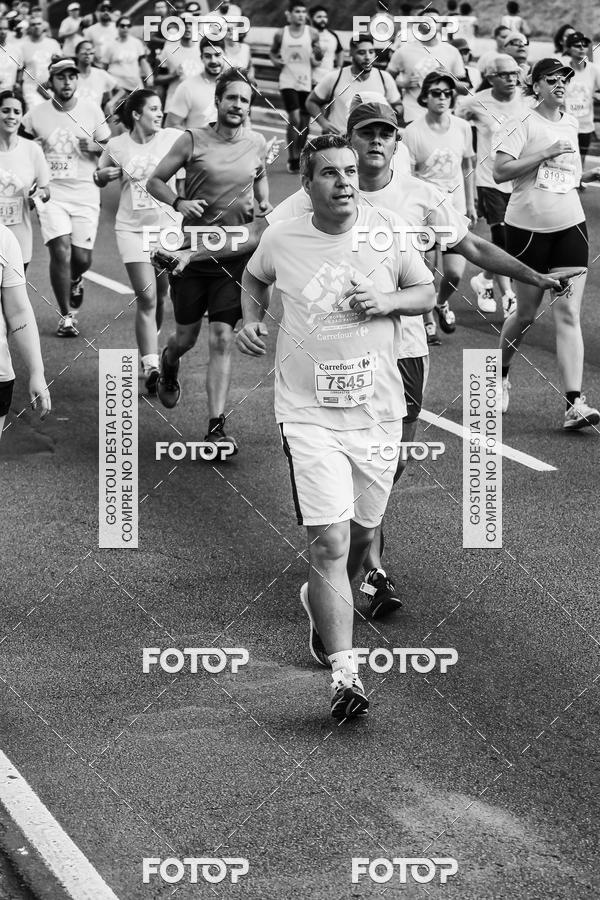 Buy your photos of the eventFotos de Corrida em Preto & Branco on Fotop