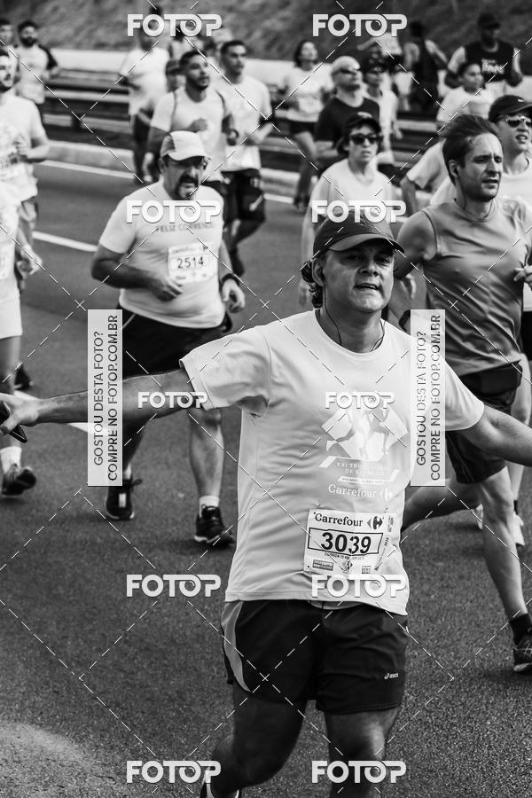 Buy your photos of the eventFotos de Corrida em Preto & Branco on Fotop
