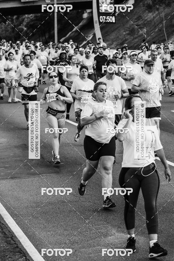 Buy your photos of the eventFotos de Corrida em Preto & Branco on Fotop