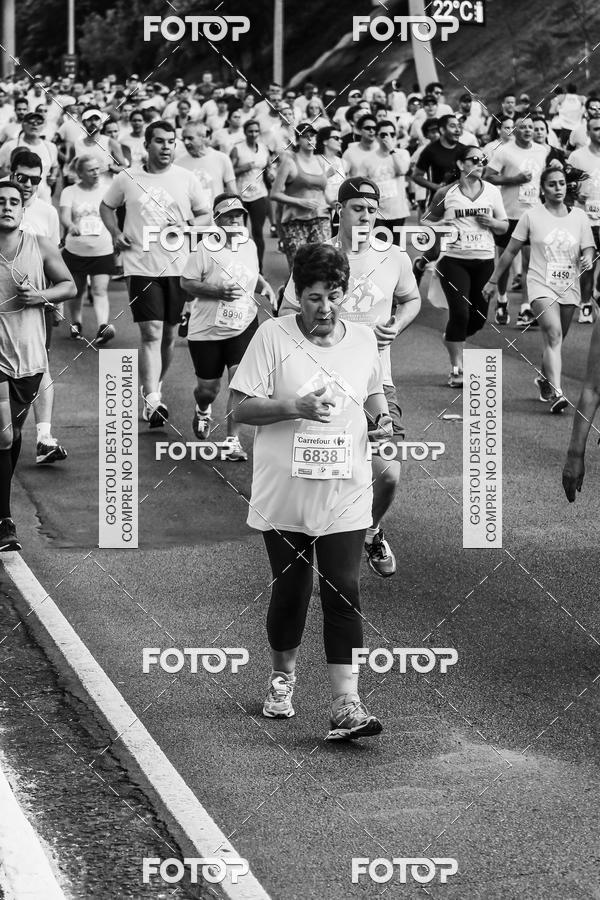 Buy your photos of the eventFotos de Corrida em Preto & Branco on Fotop