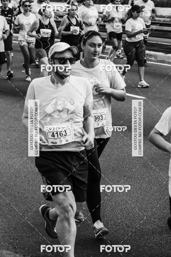 Buy your photos of the eventFotos de Corrida em Preto & Branco on Fotop