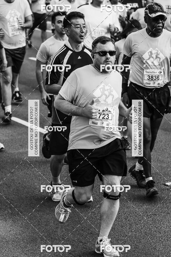 Buy your photos of the eventFotos de Corrida em Preto & Branco on Fotop