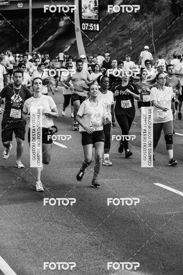 Buy your photos of the eventFotos de Corrida em Preto & Branco on Fotop
