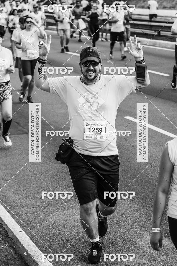 Buy your photos of the eventFotos de Corrida em Preto & Branco on Fotop