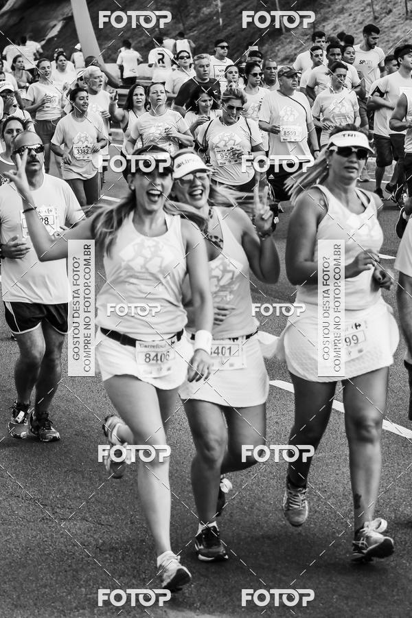 Buy your photos of the eventFotos de Corrida em Preto & Branco on Fotop