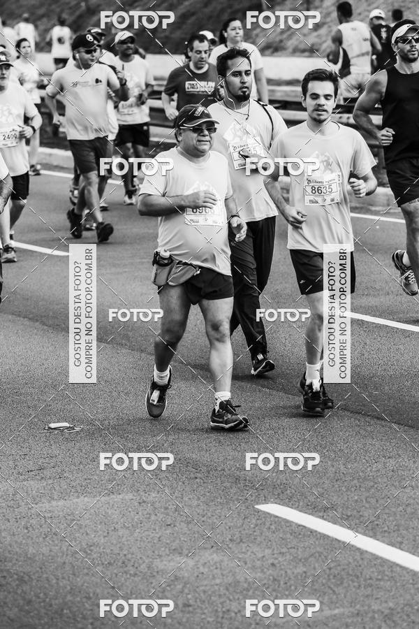 Buy your photos of the eventFotos de Corrida em Preto & Branco on Fotop