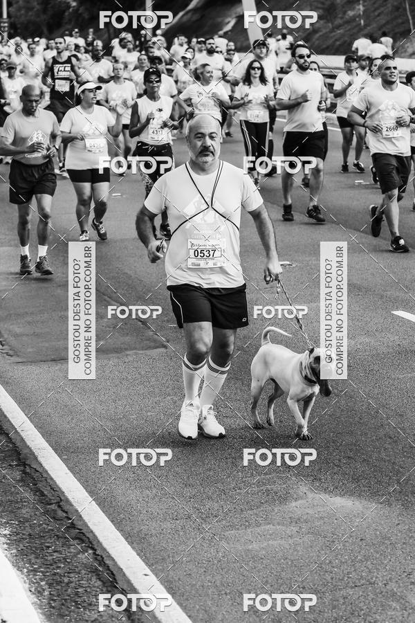 Buy your photos of the eventFotos de Corrida em Preto & Branco on Fotop