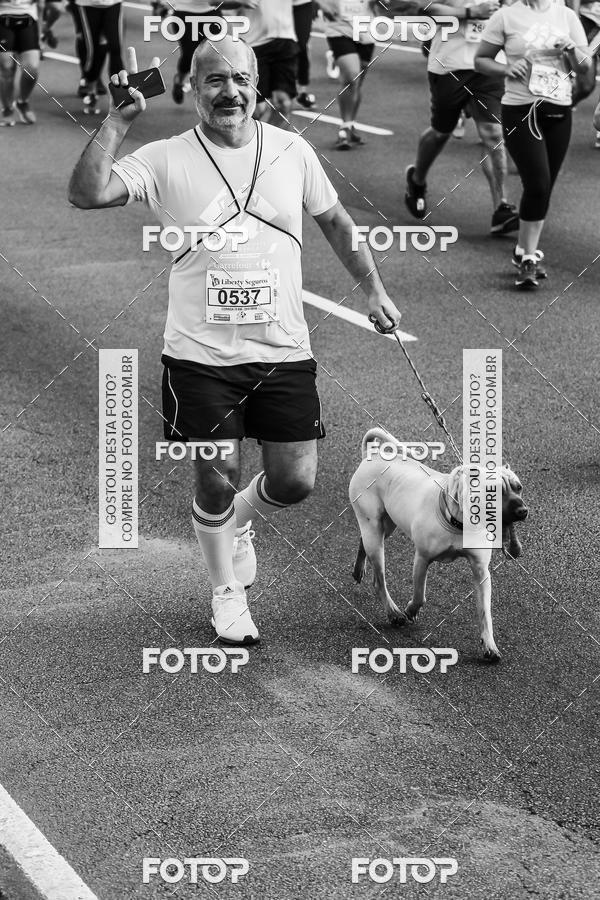 Buy your photos of the eventFotos de Corrida em Preto & Branco on Fotop