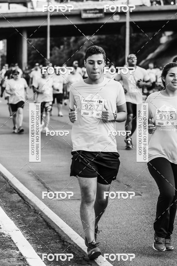 Buy your photos of the eventFotos de Corrida em Preto & Branco on Fotop