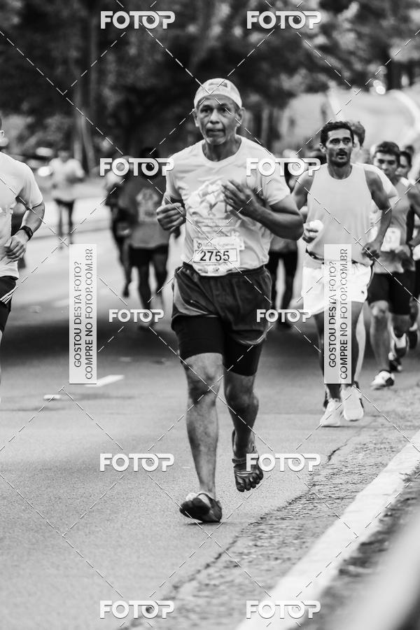 Buy your photos of the eventFotos de Corrida em Preto & Branco on Fotop