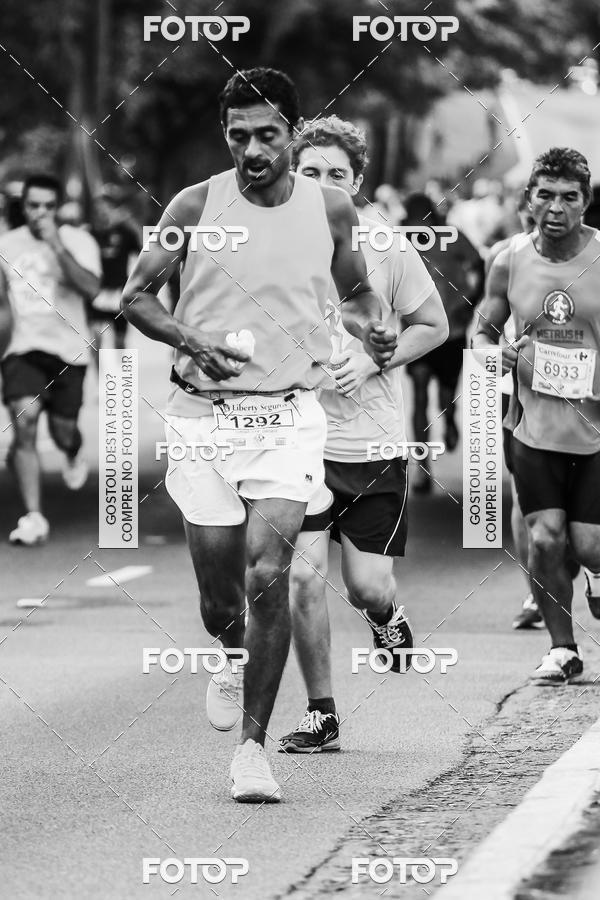 Buy your photos of the eventFotos de Corrida em Preto & Branco on Fotop