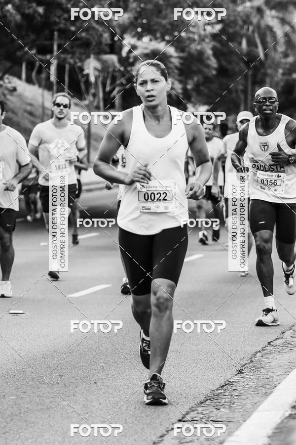 Buy your photos of the eventFotos de Corrida em Preto & Branco on Fotop