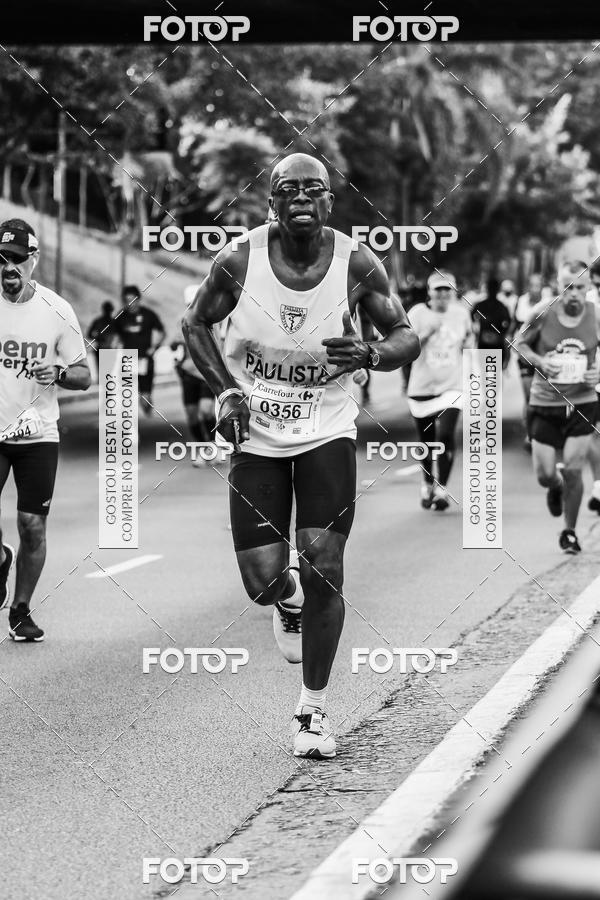 Buy your photos of the eventFotos de Corrida em Preto & Branco on Fotop