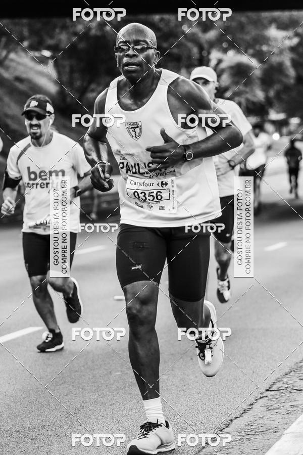 Buy your photos of the eventFotos de Corrida em Preto & Branco on Fotop