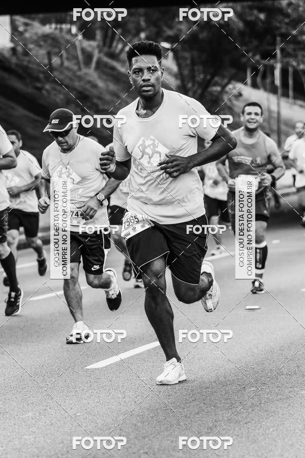 Buy your photos of the eventFotos de Corrida em Preto & Branco on Fotop