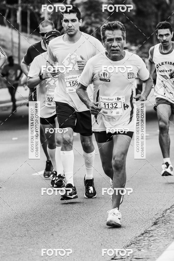 Buy your photos of the eventFotos de Corrida em Preto & Branco on Fotop