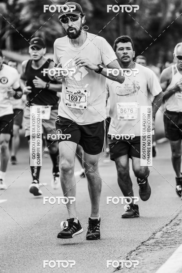 Buy your photos of the eventFotos de Corrida em Preto & Branco on Fotop