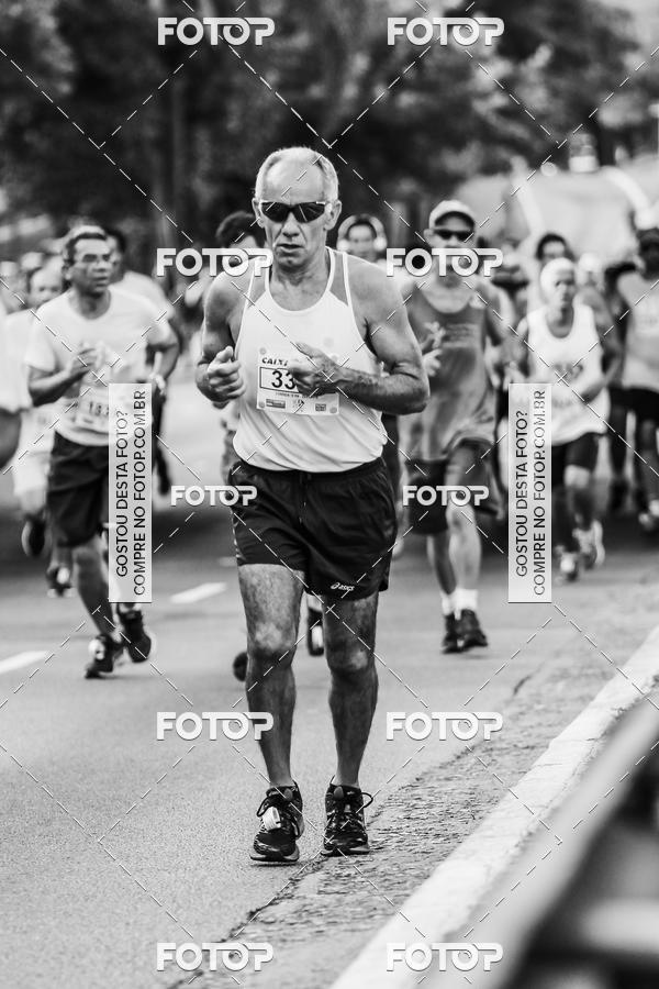 Buy your photos of the eventFotos de Corrida em Preto & Branco on Fotop