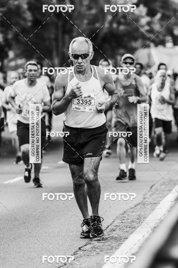 Buy your photos of the eventFotos de Corrida em Preto & Branco on Fotop