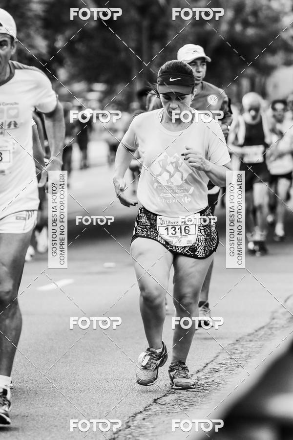 Buy your photos of the eventFotos de Corrida em Preto & Branco on Fotop