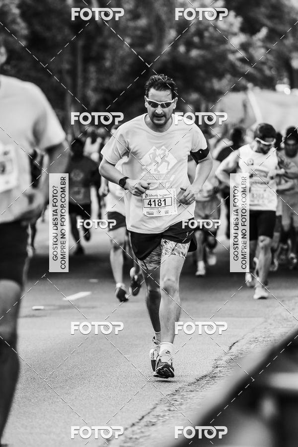 Buy your photos of the eventFotos de Corrida em Preto & Branco on Fotop