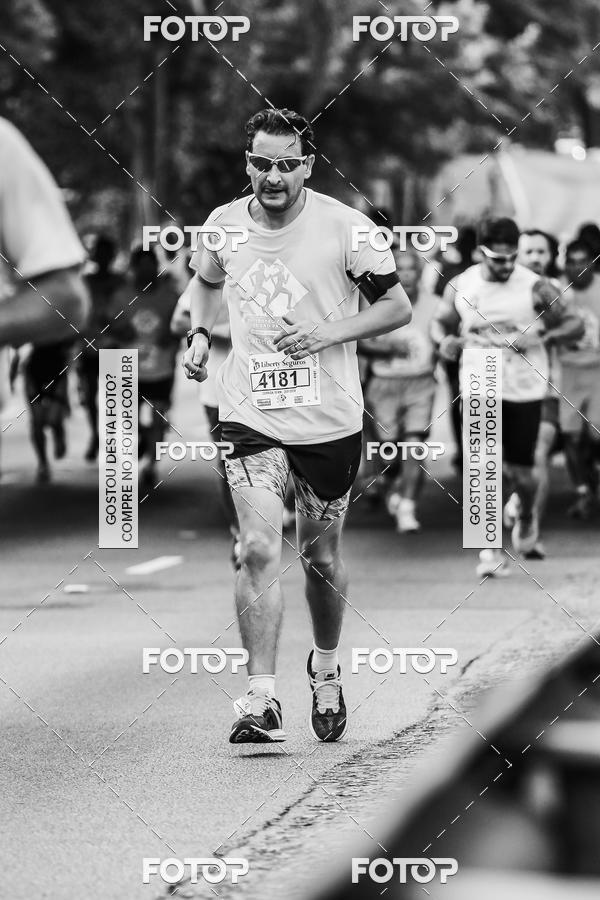 Buy your photos of the eventFotos de Corrida em Preto & Branco on Fotop