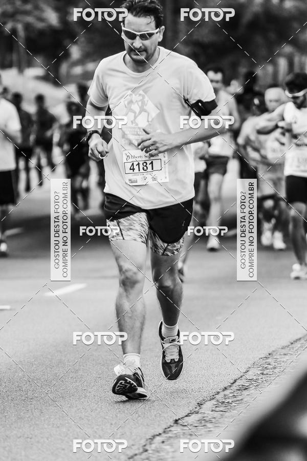 Buy your photos of the eventFotos de Corrida em Preto & Branco on Fotop