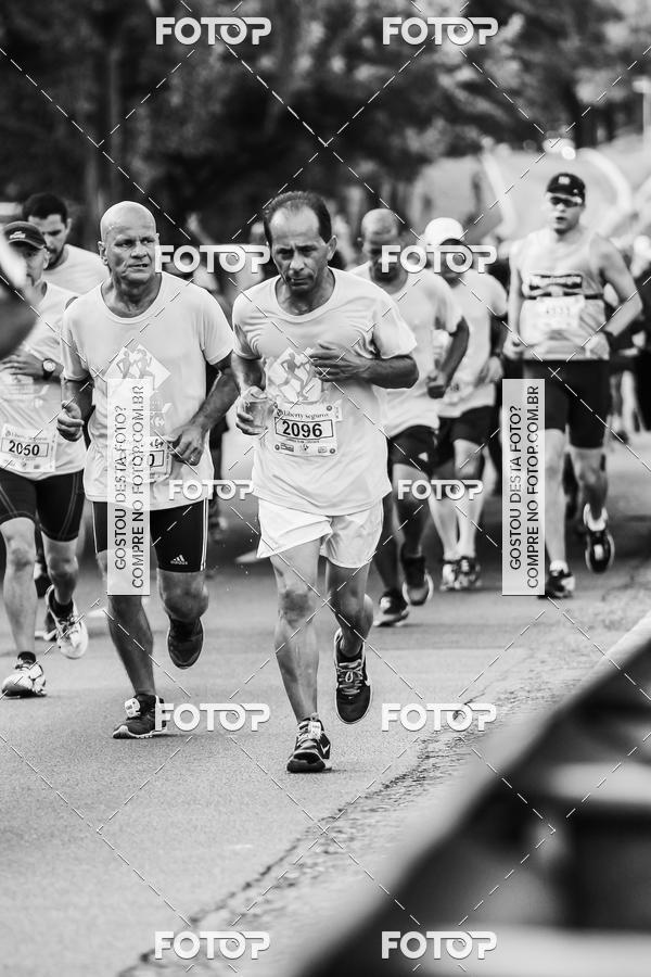 Buy your photos of the eventFotos de Corrida em Preto & Branco on Fotop