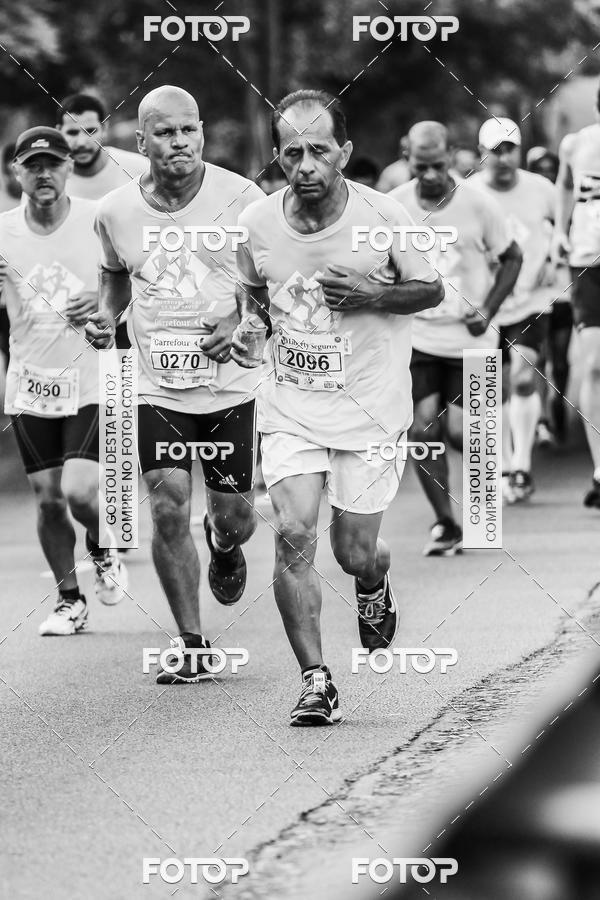 Buy your photos of the eventFotos de Corrida em Preto & Branco on Fotop