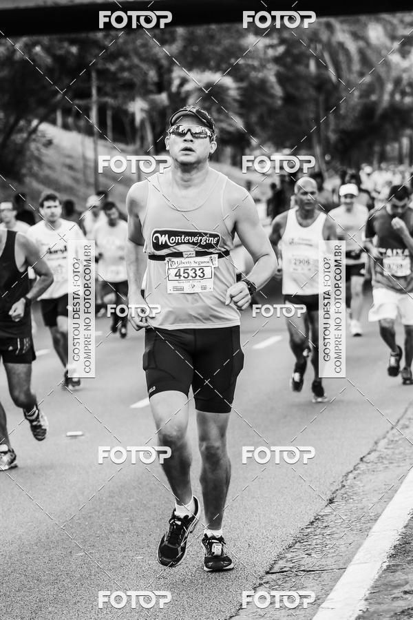 Buy your photos of the eventFotos de Corrida em Preto & Branco on Fotop