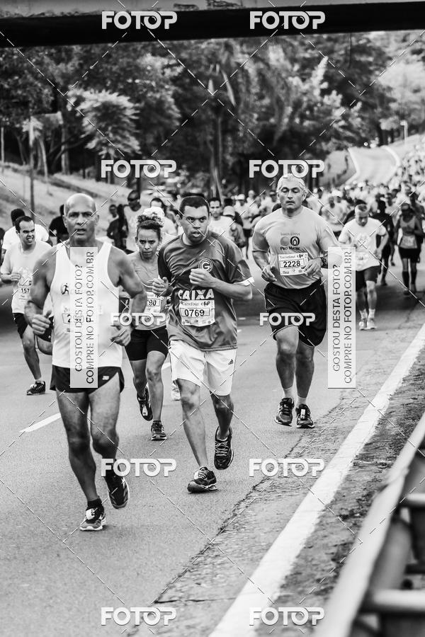 Buy your photos of the eventFotos de Corrida em Preto & Branco on Fotop