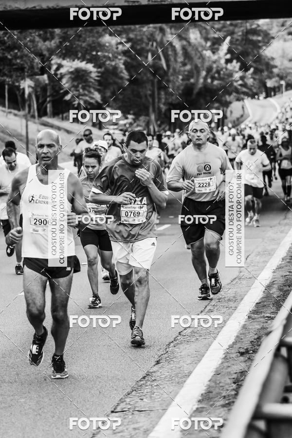 Buy your photos of the eventFotos de Corrida em Preto & Branco on Fotop