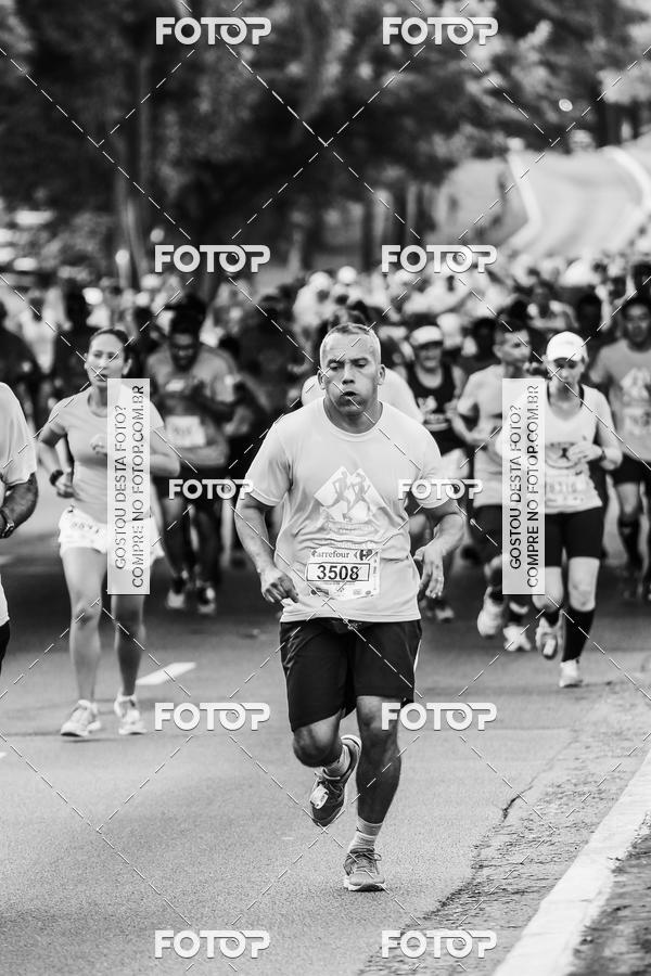 Buy your photos of the eventFotos de Corrida em Preto & Branco on Fotop