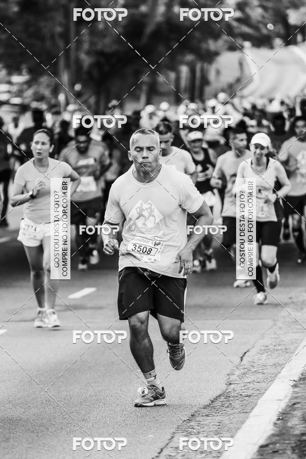 Buy your photos of the eventFotos de Corrida em Preto & Branco on Fotop