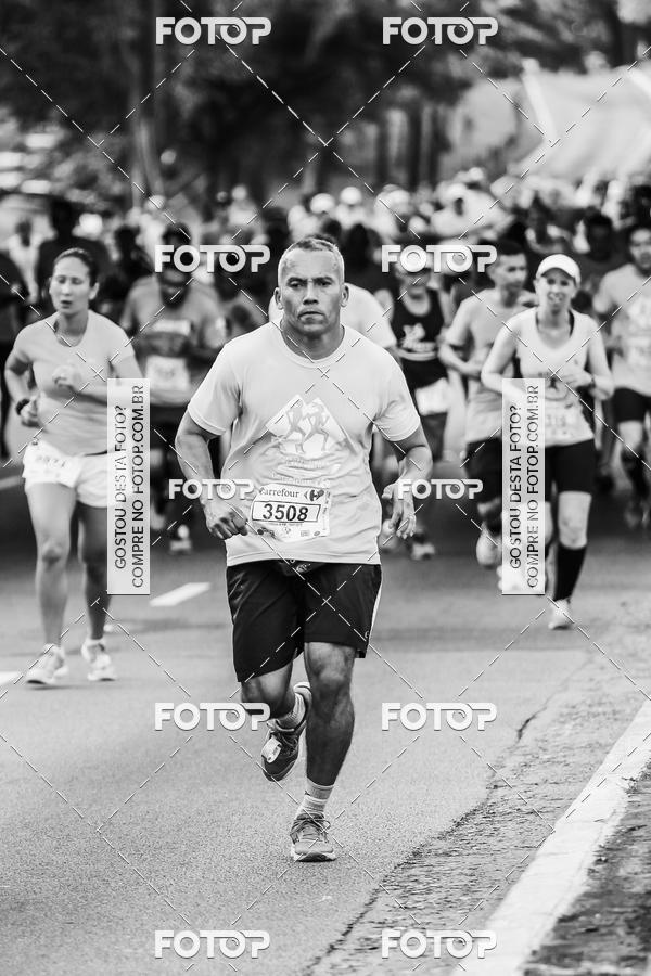 Buy your photos of the eventFotos de Corrida em Preto & Branco on Fotop