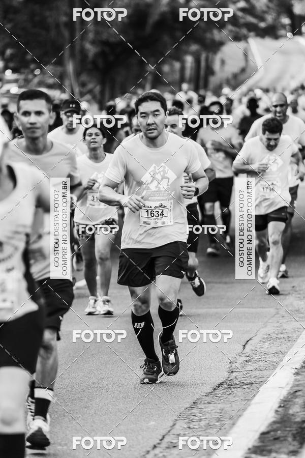 Buy your photos of the eventFotos de Corrida em Preto & Branco on Fotop