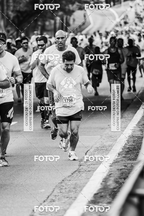 Buy your photos of the eventFotos de Corrida em Preto & Branco on Fotop