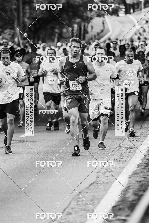 Buy your photos of the eventFotos de Corrida em Preto & Branco on Fotop