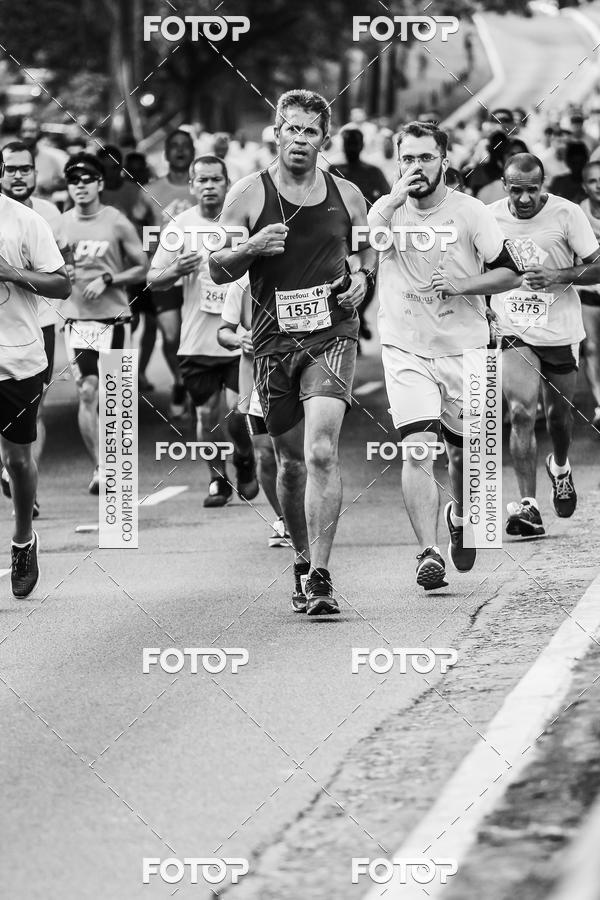 Buy your photos of the eventFotos de Corrida em Preto & Branco on Fotop
