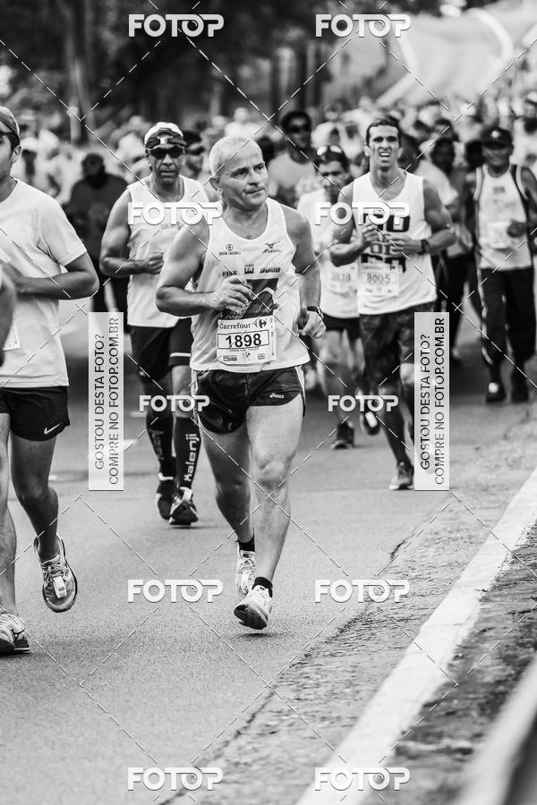 Buy your photos of the eventFotos de Corrida em Preto & Branco on Fotop