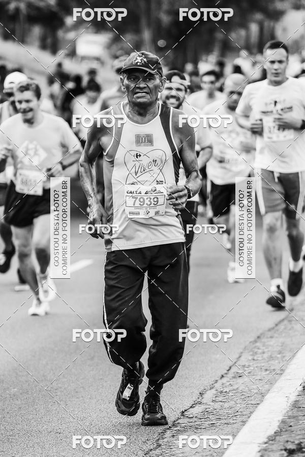 Buy your photos of the eventFotos de Corrida em Preto & Branco on Fotop